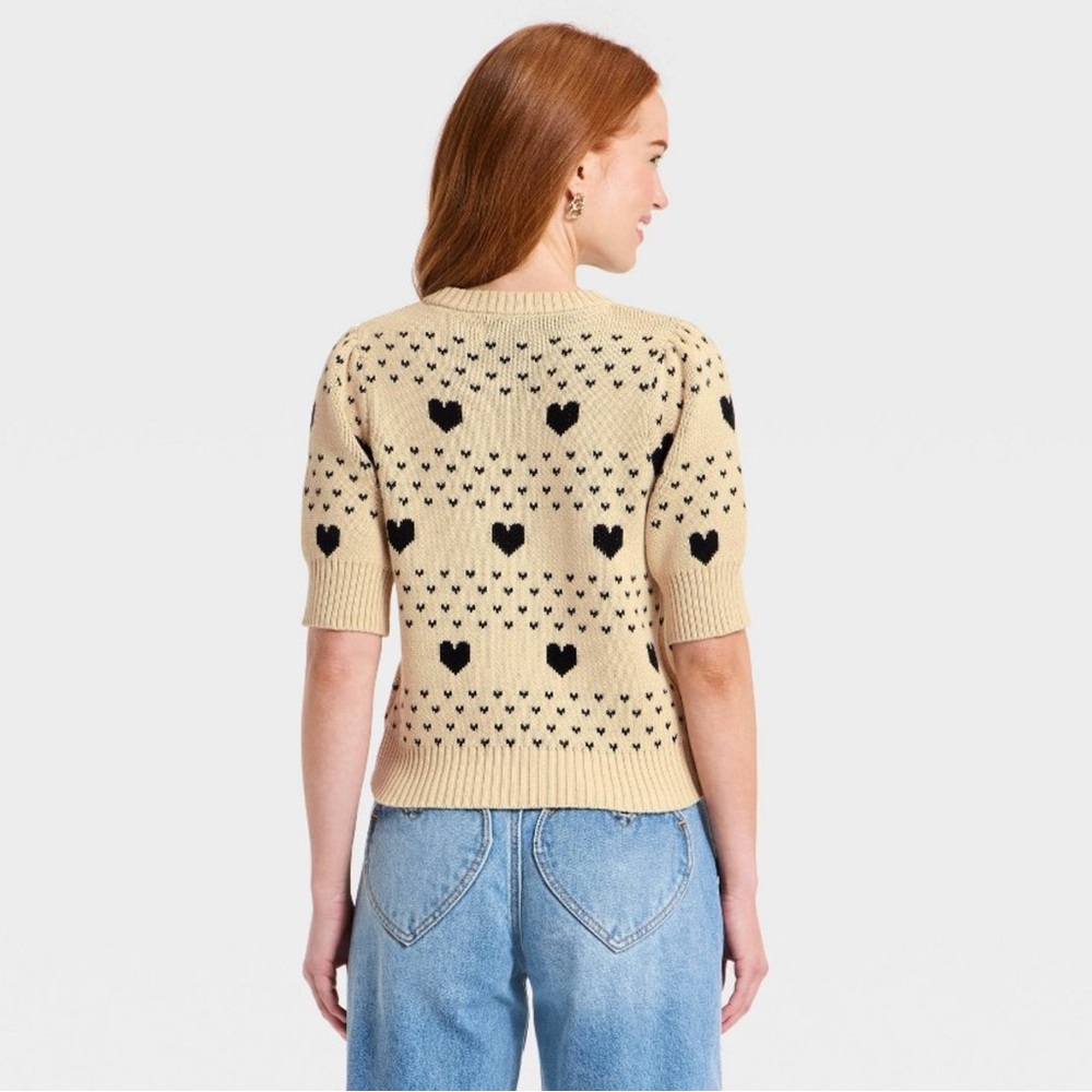 Heart Pattern Beige Short Sleeve Sweater Universal Thread NWT szS - Picture 2 of 9